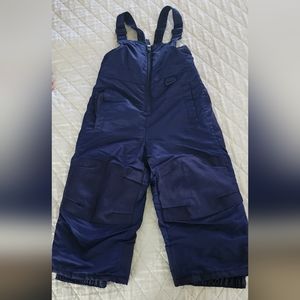 Toddler boys size 2T zip up snowsuit